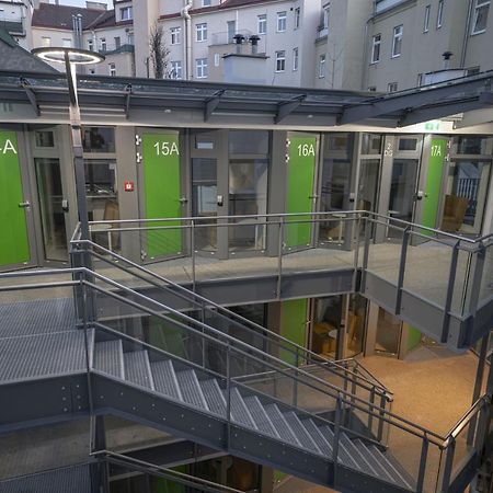 Smart Nano Living - Wien Hauptbahnhof - Self Check-In Bagian luar foto