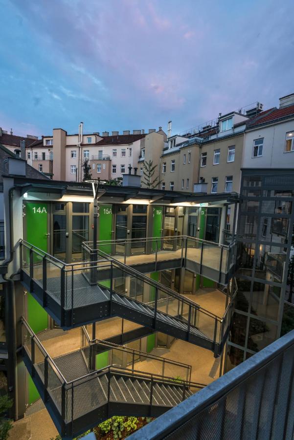 Smart Nano Living - Wien Hauptbahnhof - Self Check-In Bagian luar foto
