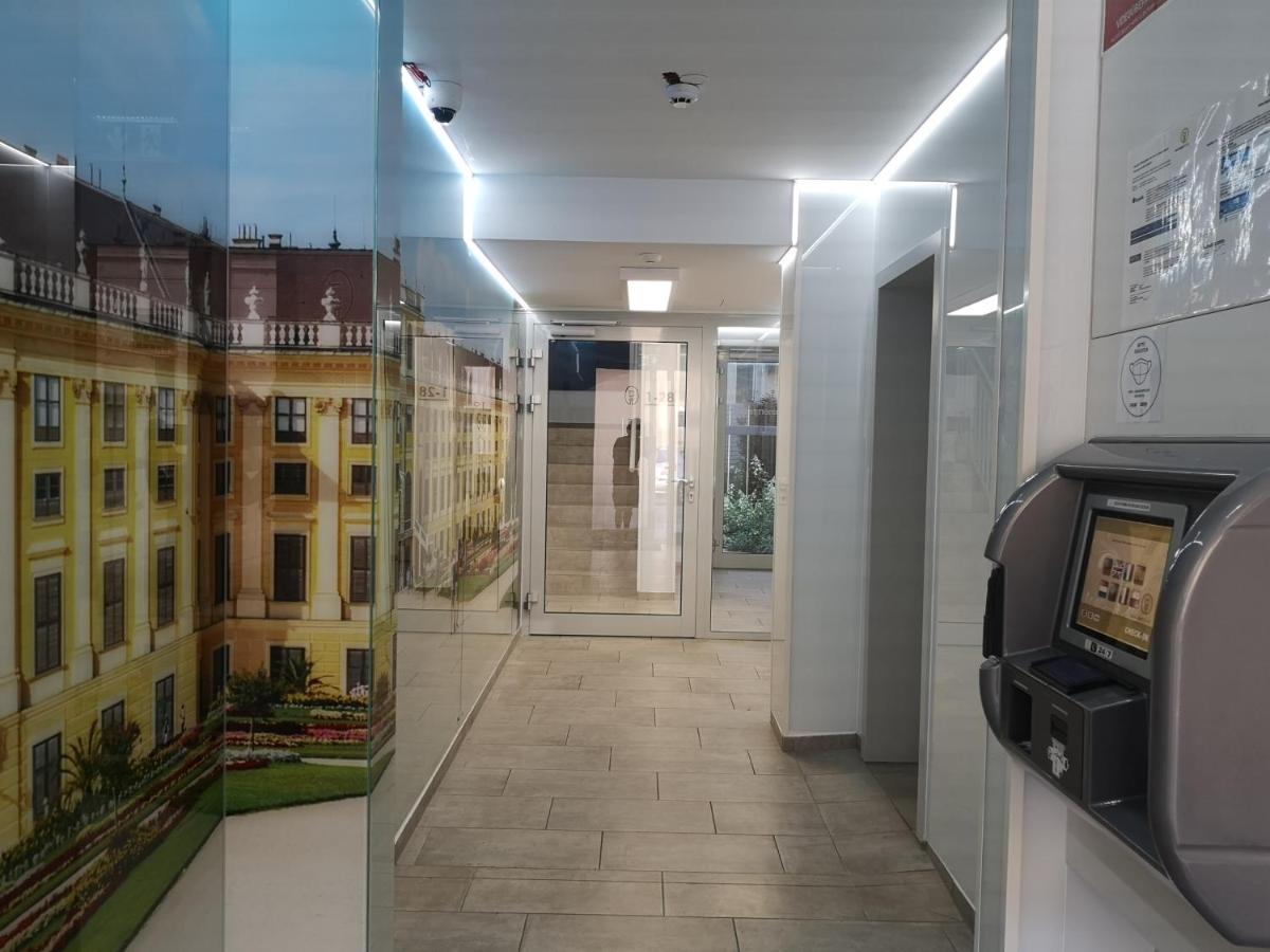 Smart Nano Living - Wien Hauptbahnhof - Self Check-In Bagian luar foto